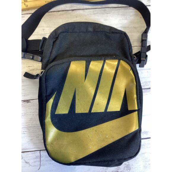 Nike Sportswear Heritage Shoulder Bag Messenger Handbag Front Pouch - Picture 3 of 5